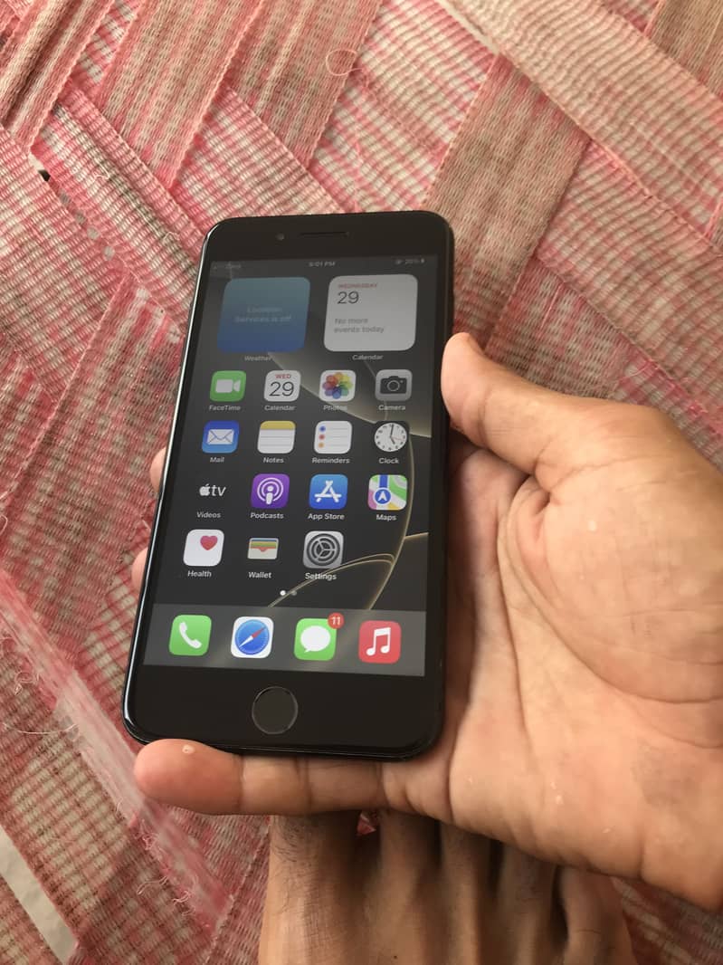 Apple iPhone 7 Plus 1