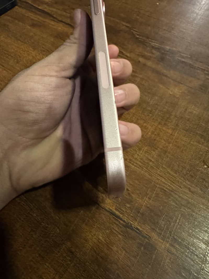 Apple iPhone 15 plus 6