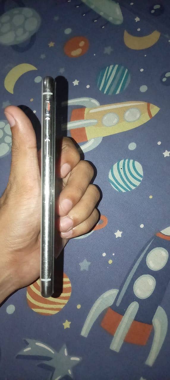 Apple iPhone X 3