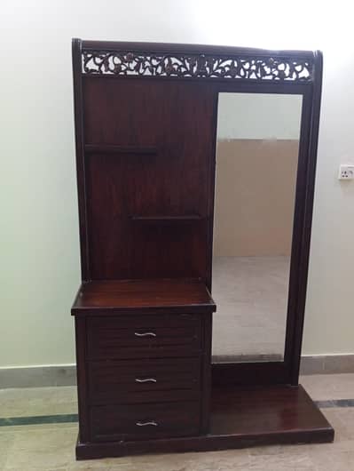 dressing table