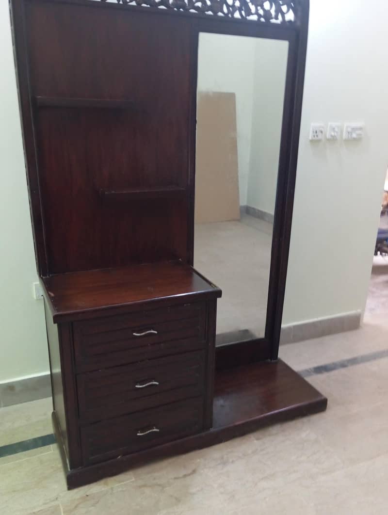 dressing table 1