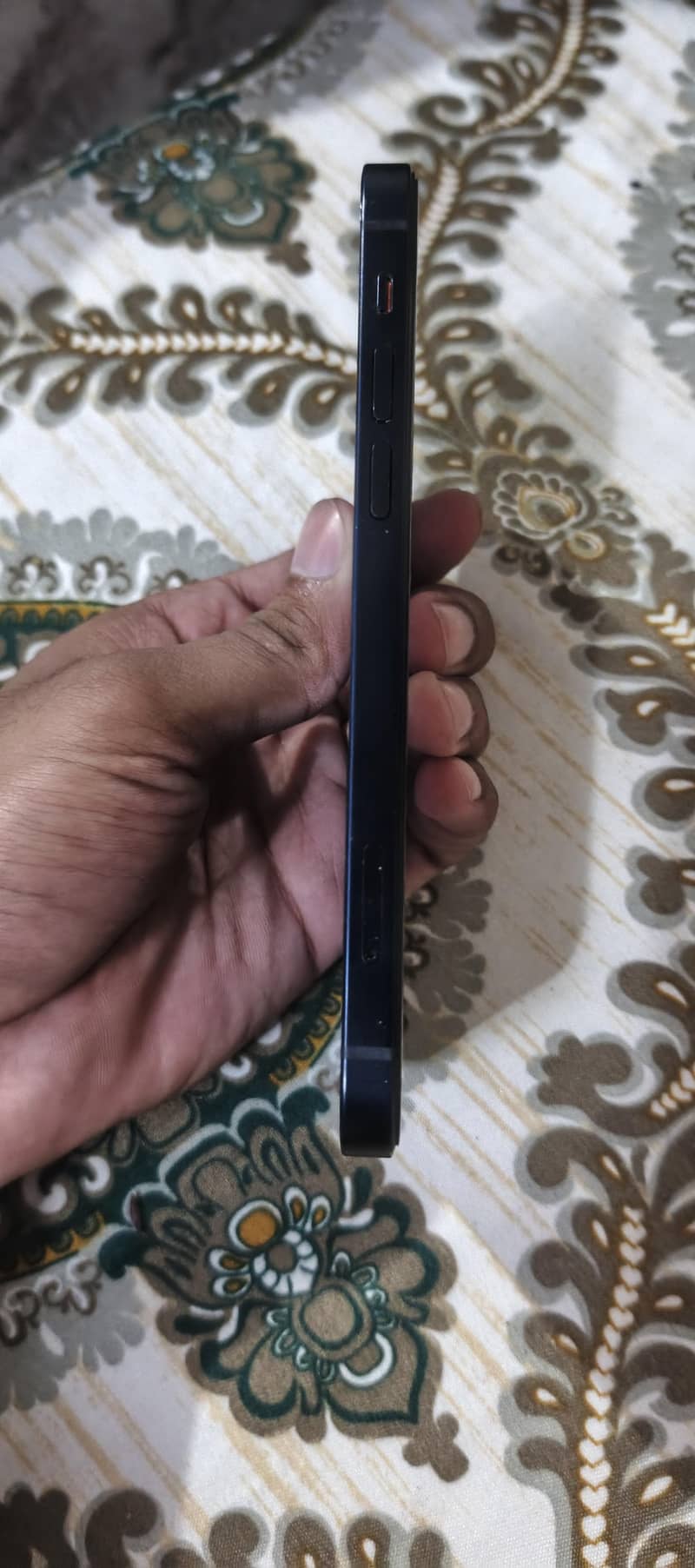 Apple iPhone 12 4
