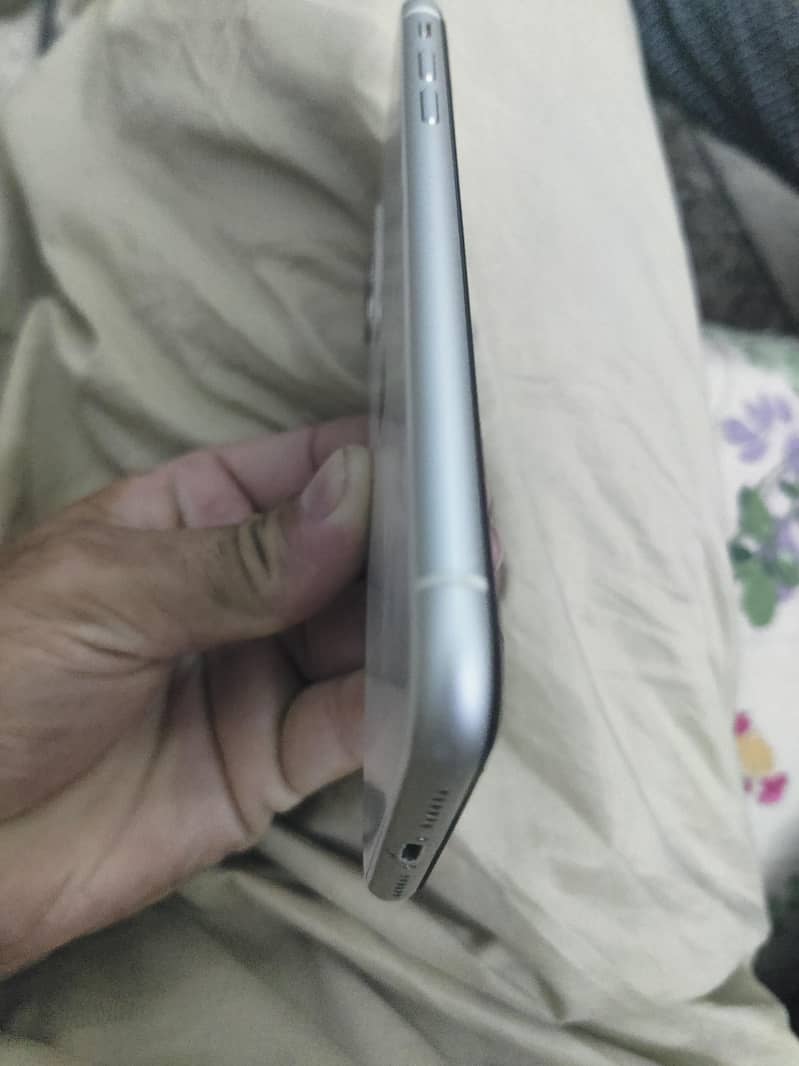 Apple iPhone 11 2