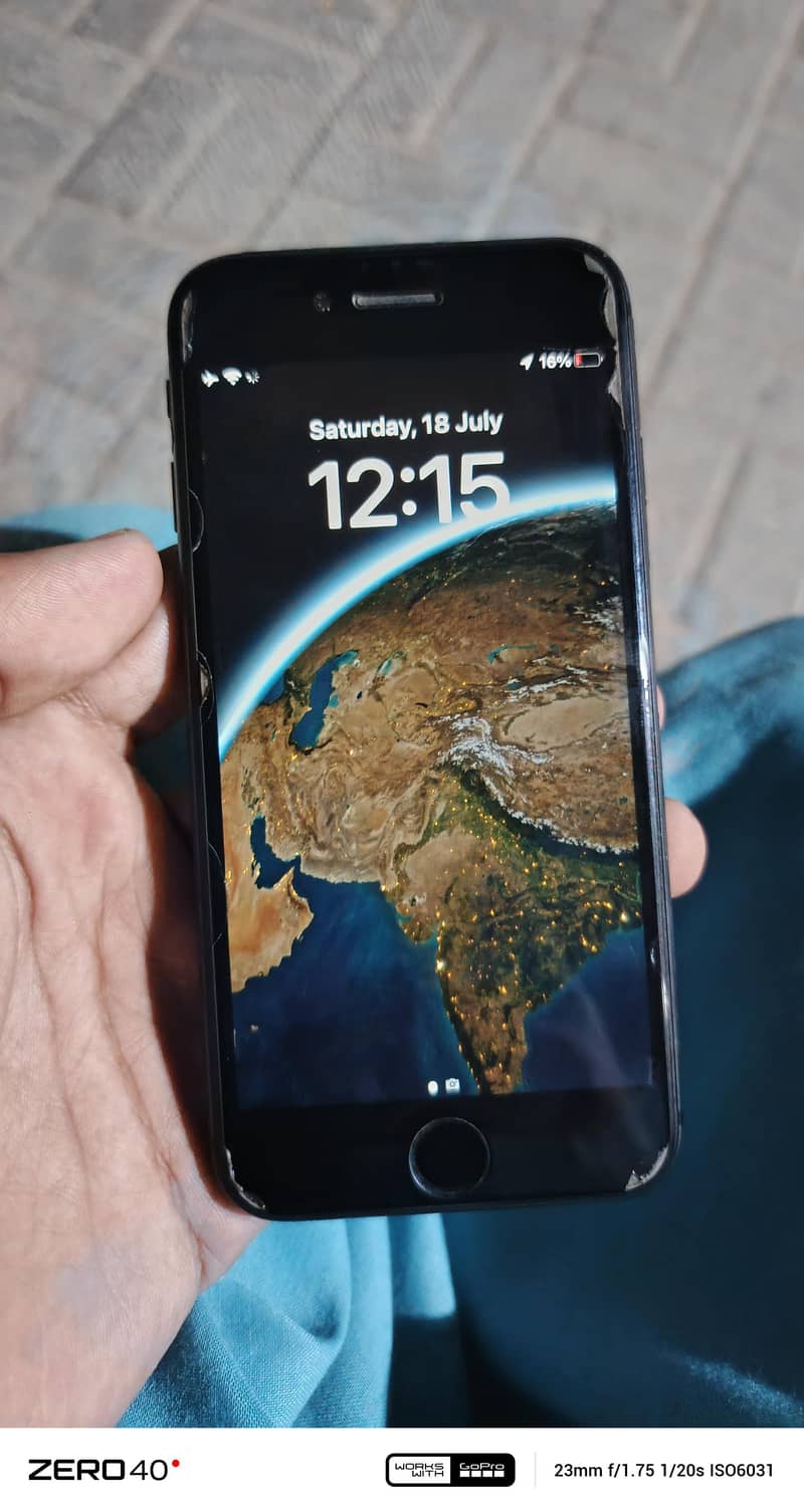 Apple iPhone 8 0