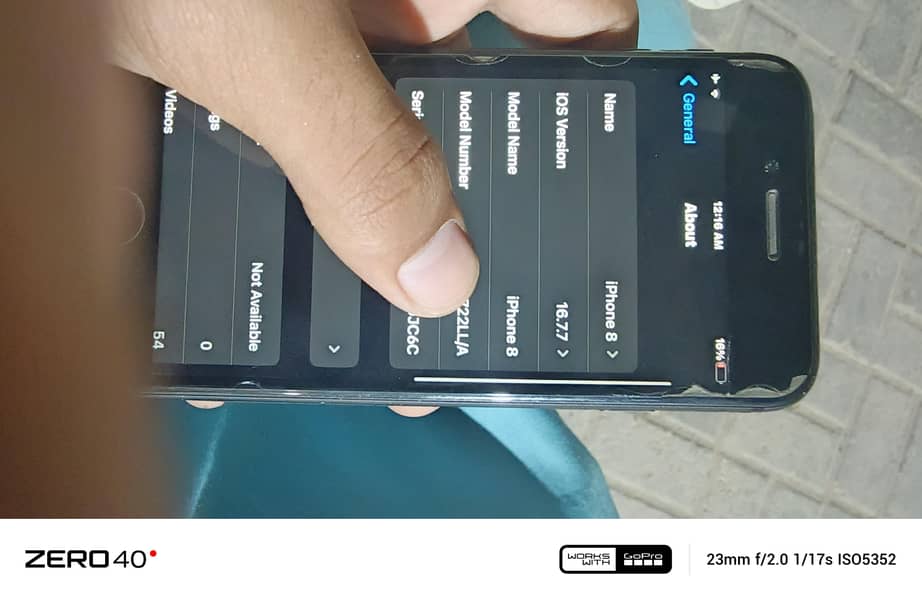 Apple iPhone 8 3
