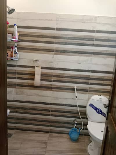 5 MARLA LOWER PORTION FOR RENT WITH GAS