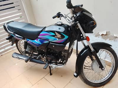Honda 100 Pridor black