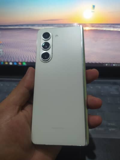 Samsung Galaxy Z Fold 5