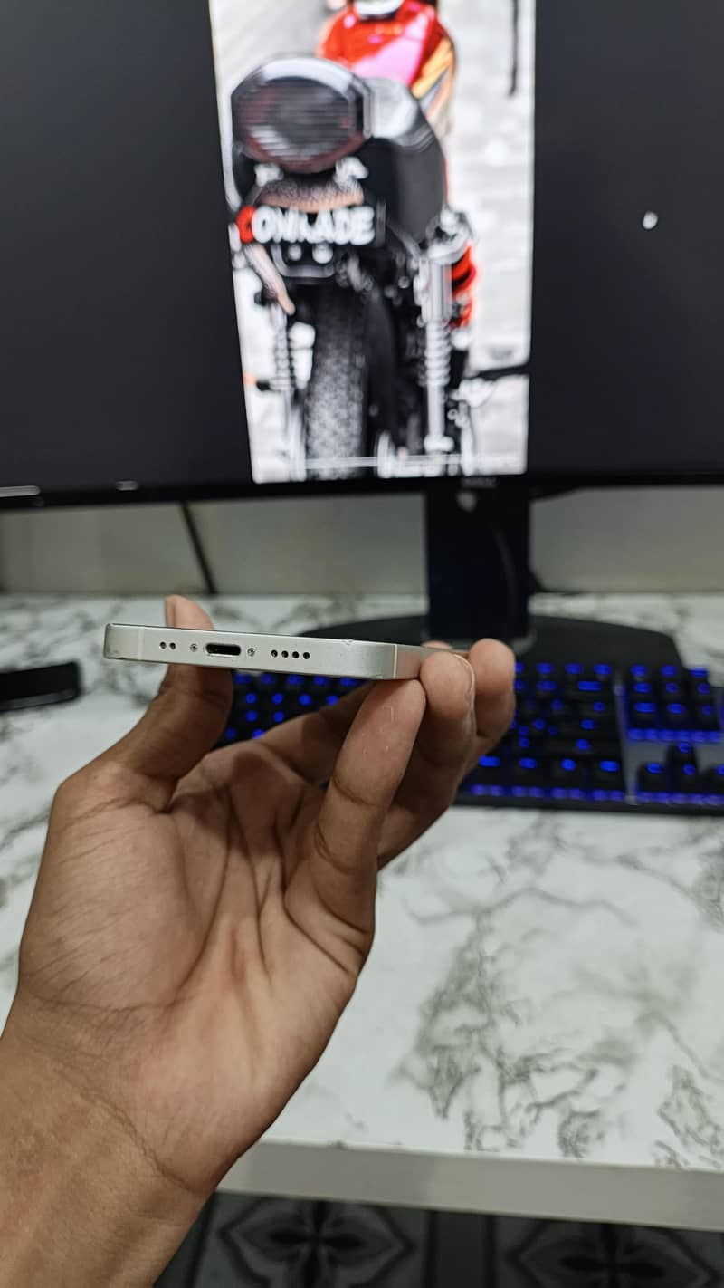 Apple iPhone 12 mini 4