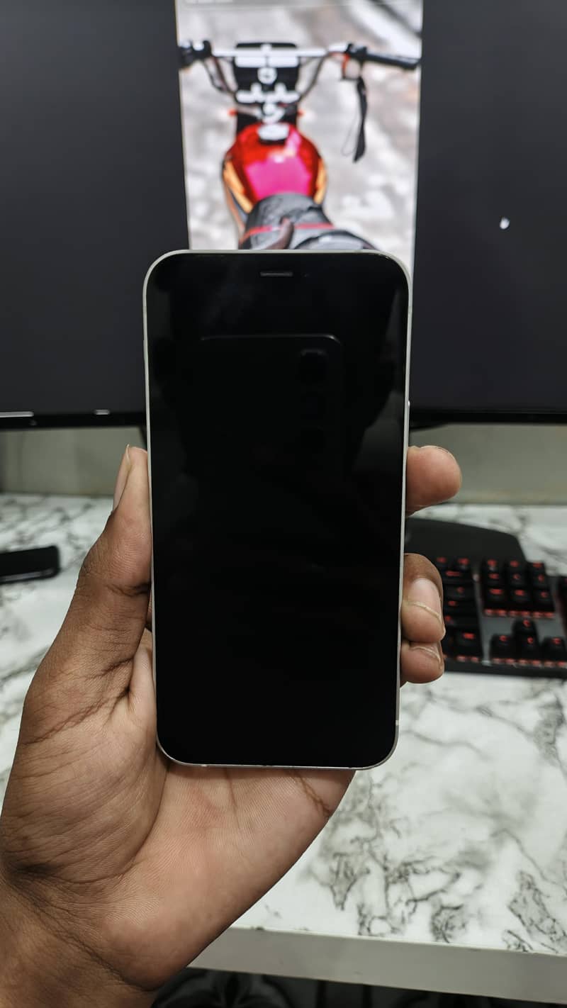Apple iPhone 12 mini 6