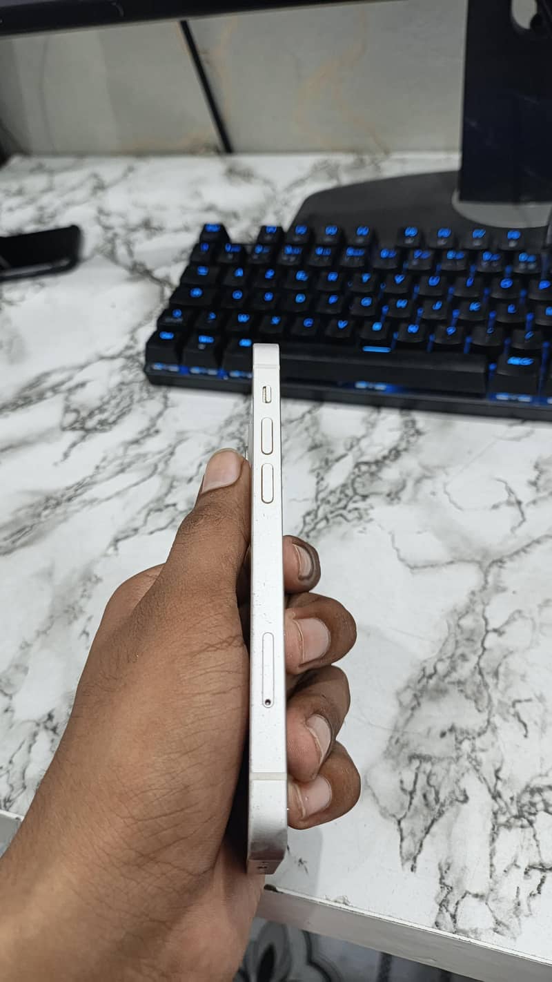 Apple iPhone 12 mini 7