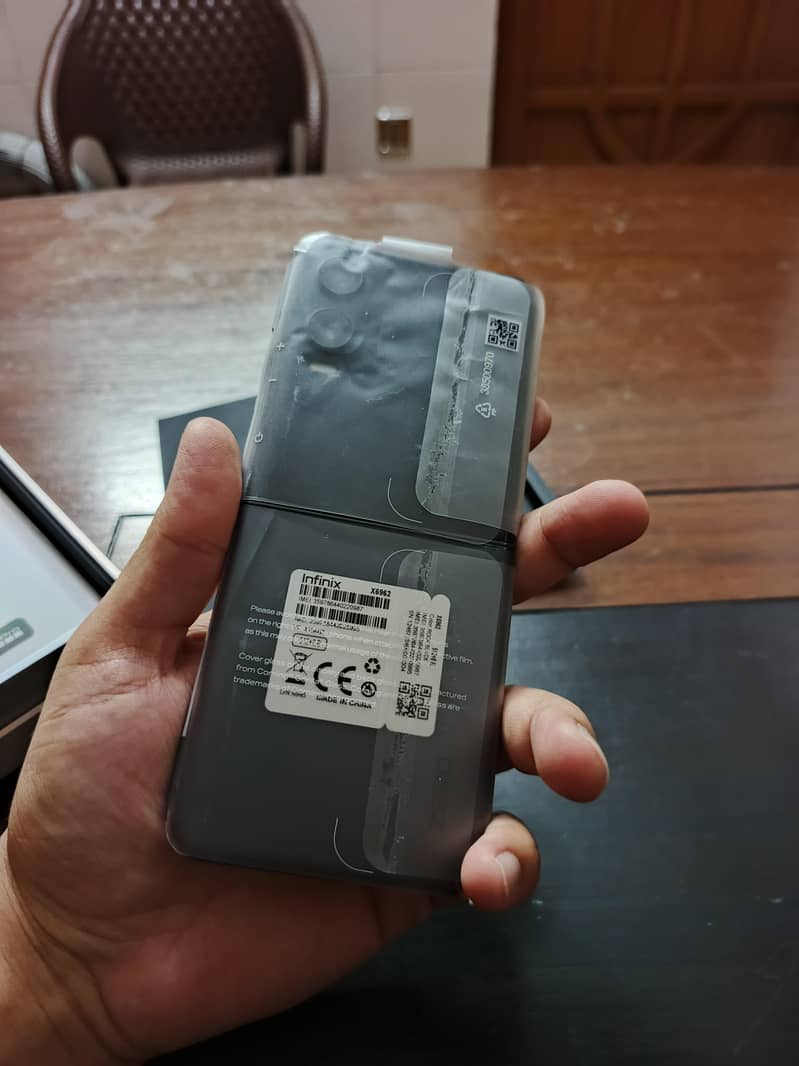Infinix Zero Flip 7