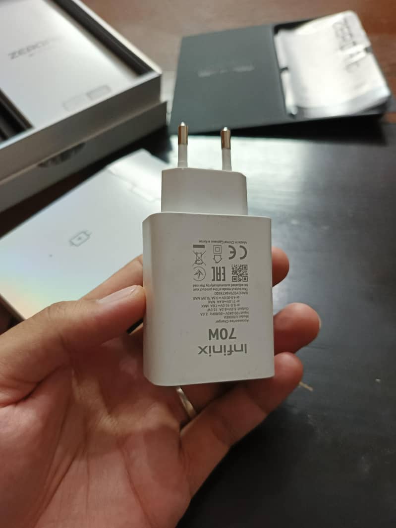 Infinix Zero Flip 12