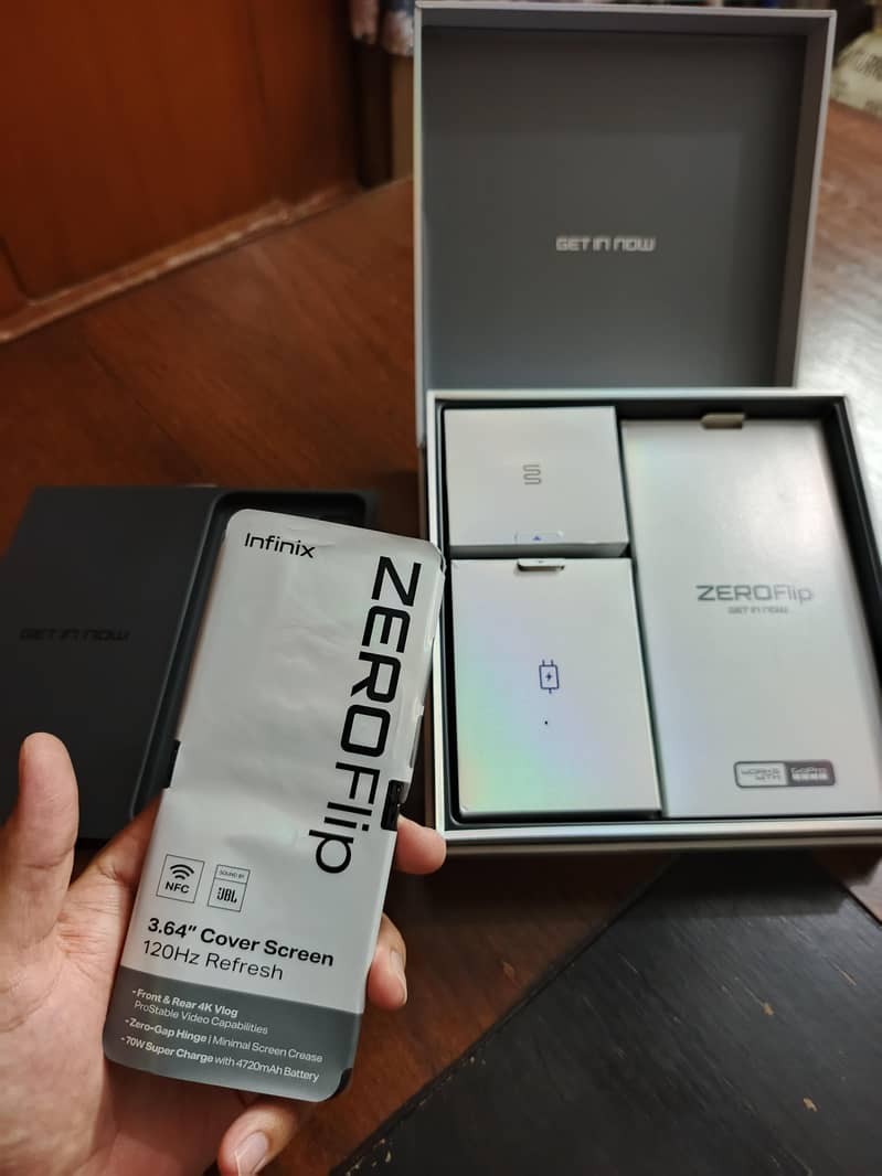 Infinix Zero Flip 13