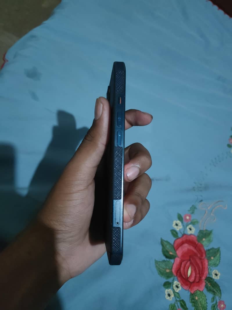 Apple iPhone 13 3