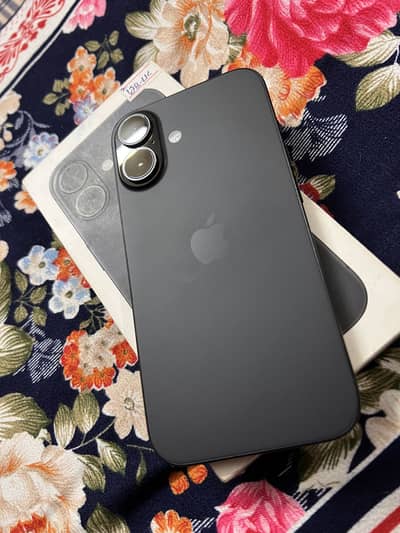 Apple iPhone 16
