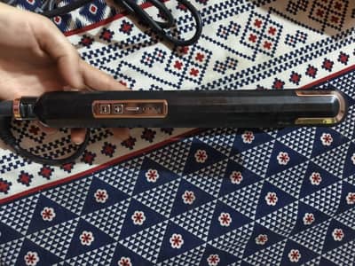 black straightener