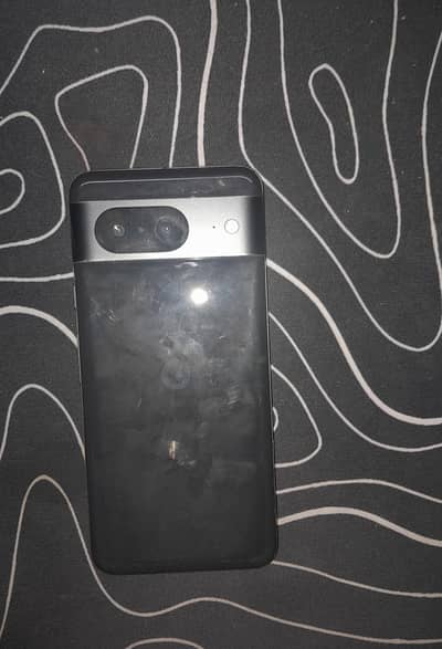 Google pixel 8 - With broken Screen