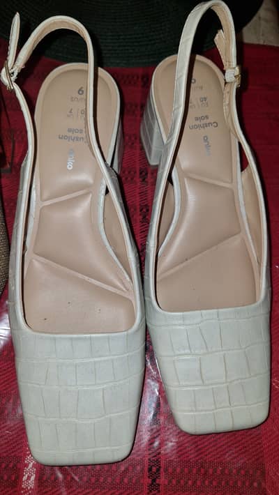 Women's Cream Croc Texture Block Heel Slingback Sandals – UK 7 / EU 4