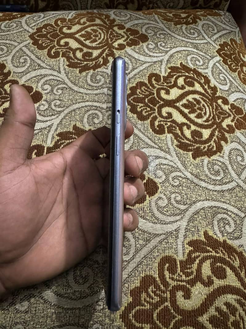One Plus 9 5G 4