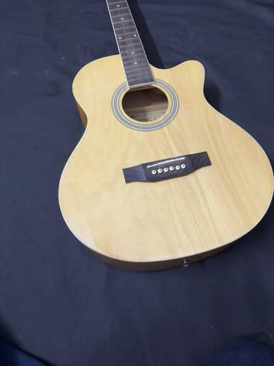 ACOUSTIC GUITAR