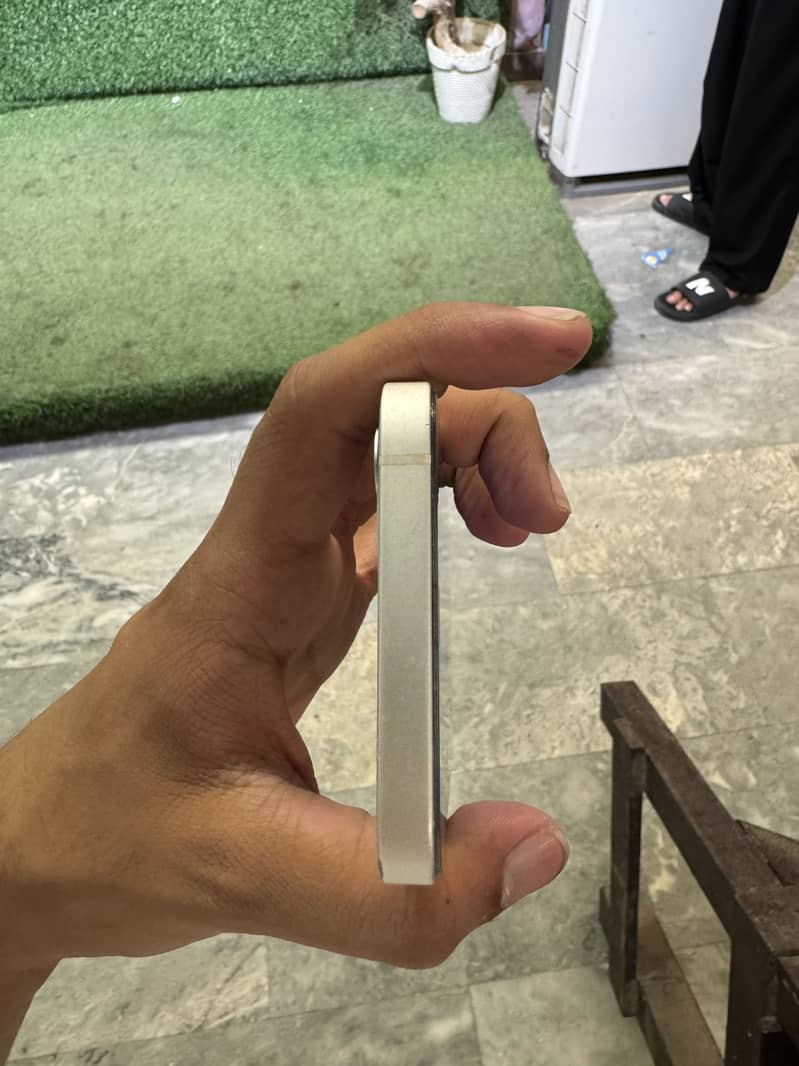 Apple iPhone 12 1