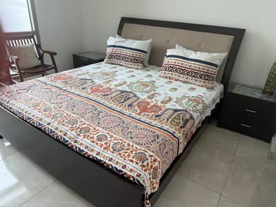 Solid Wood King Bed Set with 2 sidetables and dresser- no mattress