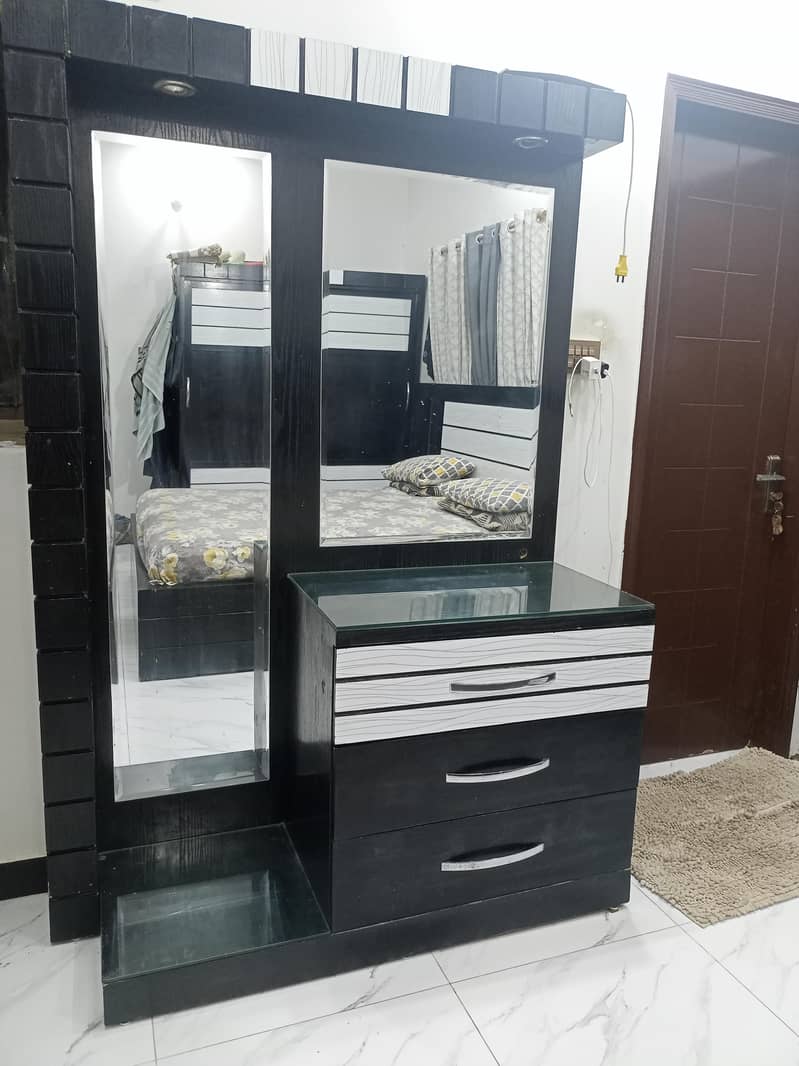 Dressing table 1