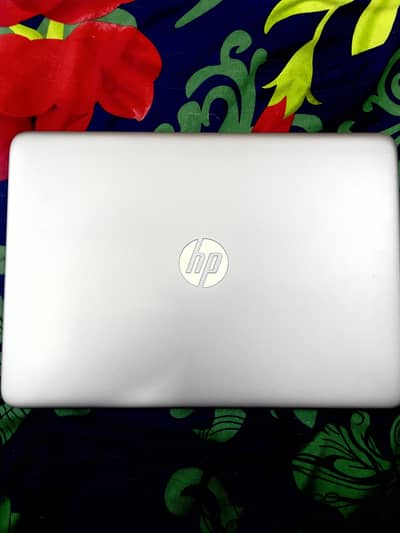 HP EliteBook 840 G3 — core i5 7th gen | 8gb Ram | 256gb SSD + 700gb HD