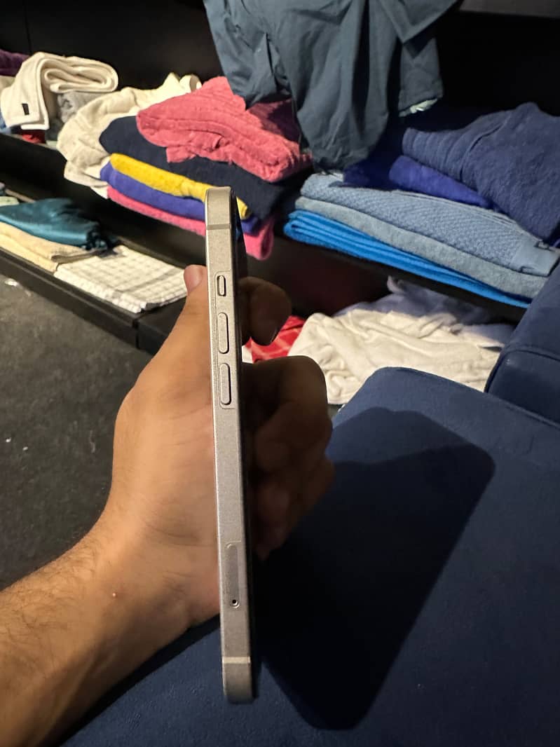Apple iPhone 13 2