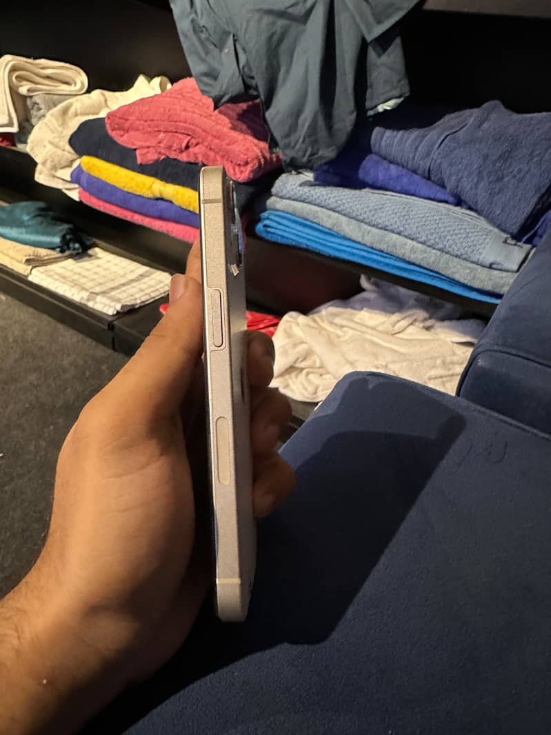 Apple iPhone 13 3