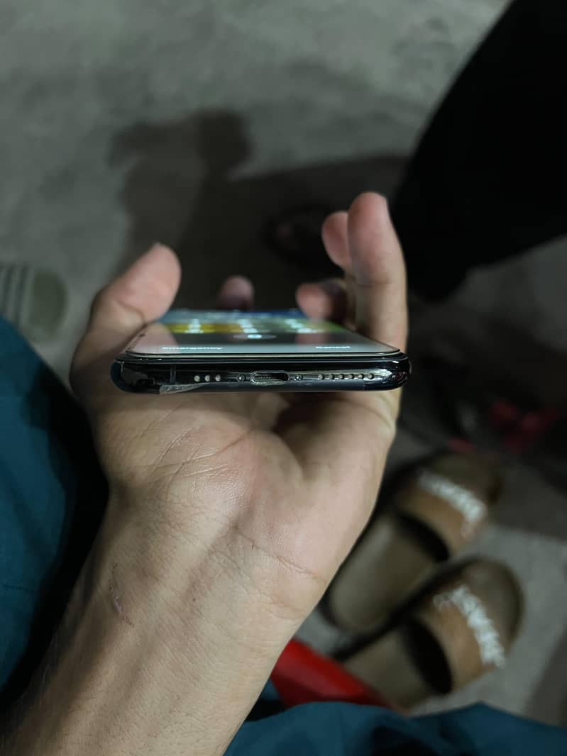 Apple iPhone 11 Pro 3