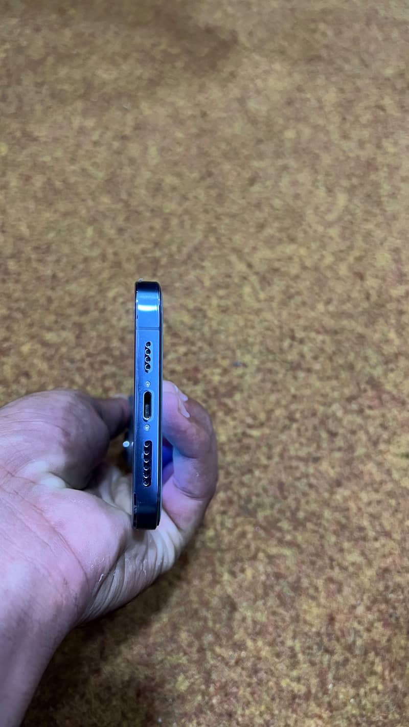 Apple iPhone 13 Pro Max 2
