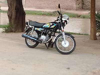Honda 125 black