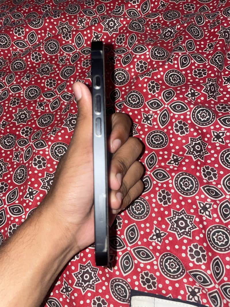 Iphone 16e jv 3