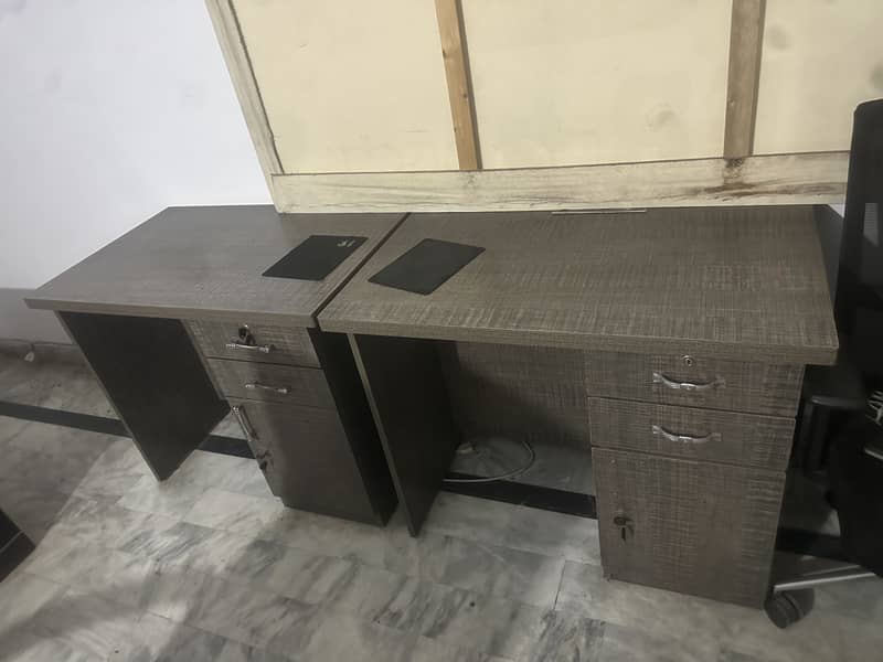 5 Used Workstation Computer Tables 4