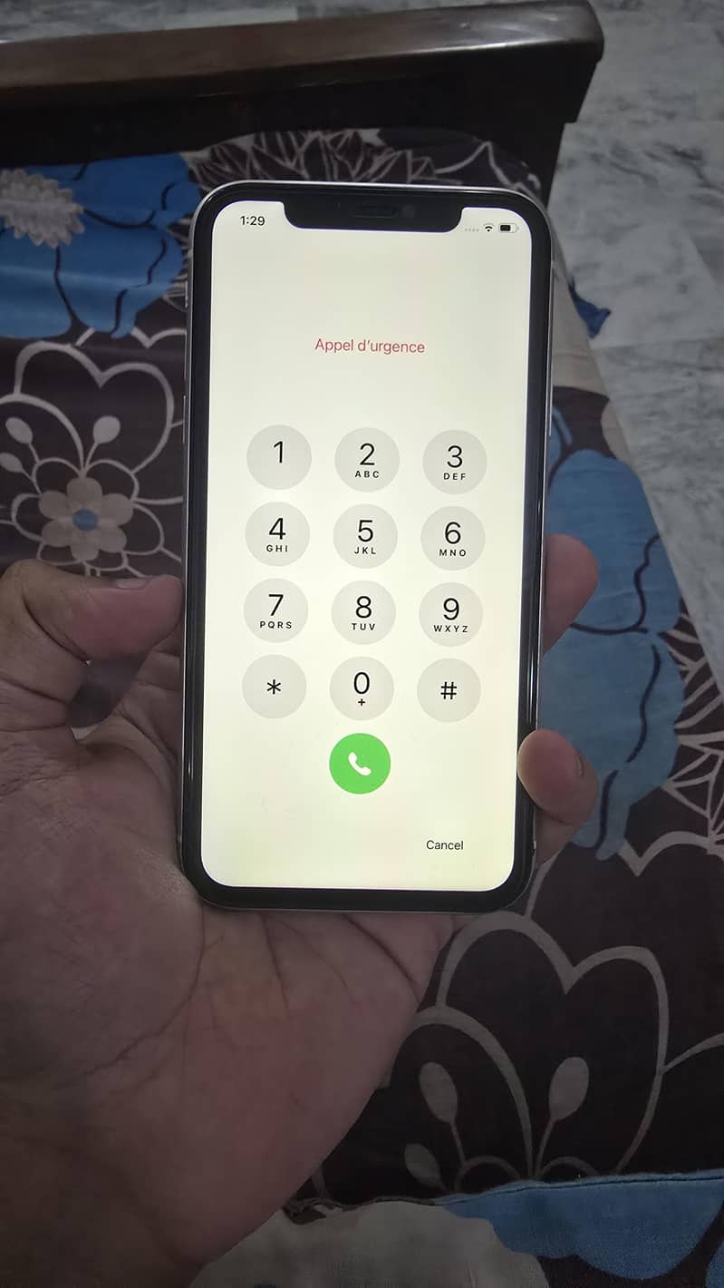 Apple iPhone 11 4