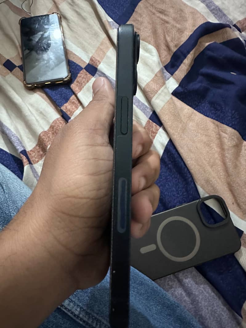 Apple iPhone 14 3