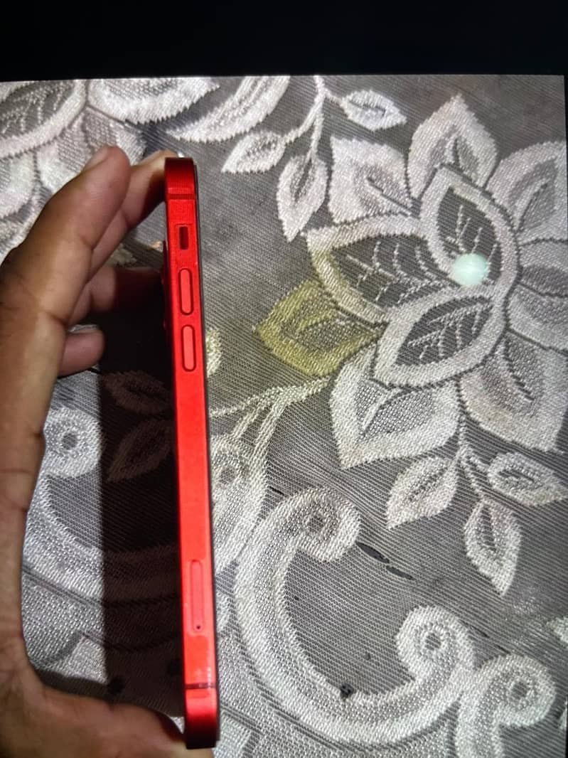 Apple iPhone 12 4