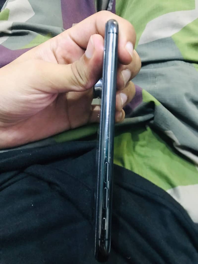 Apple iPhone X 2