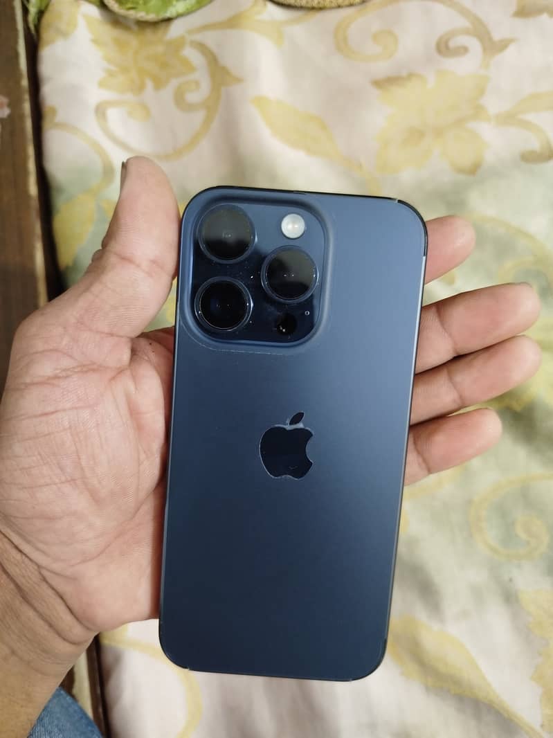 Apple iPhone 15 Pro 0