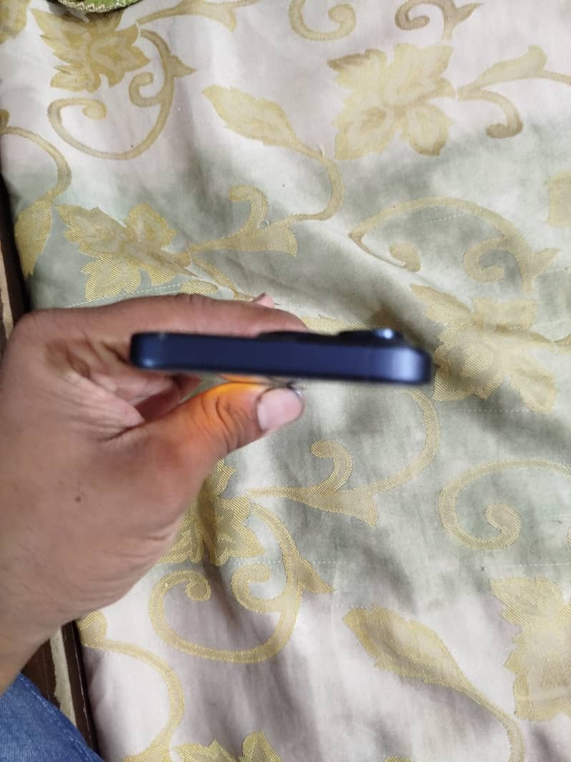 Apple iPhone 15 Pro 1