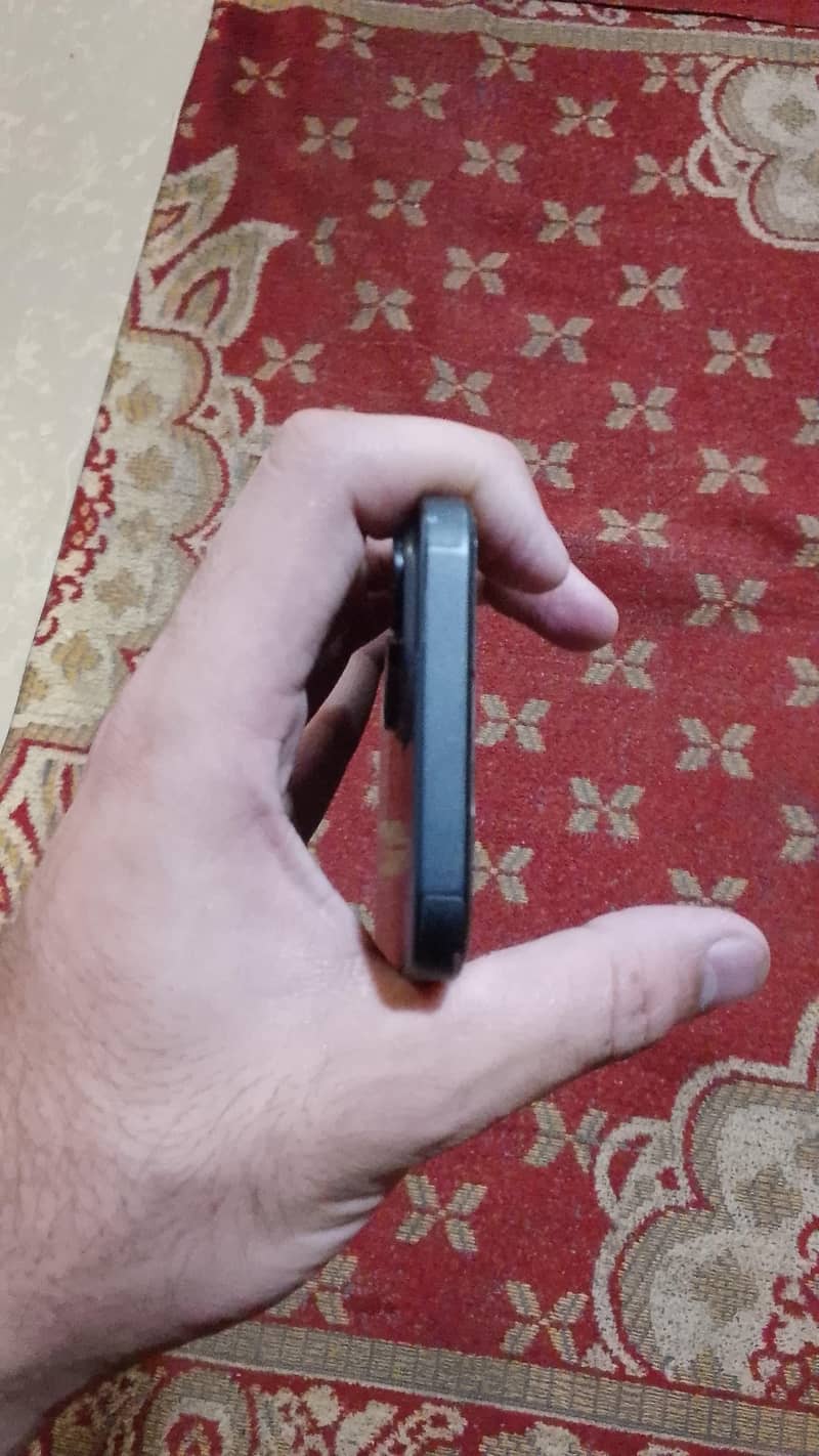 Apple iPhone 15 2
