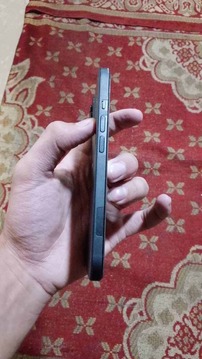 Apple iPhone 15 4