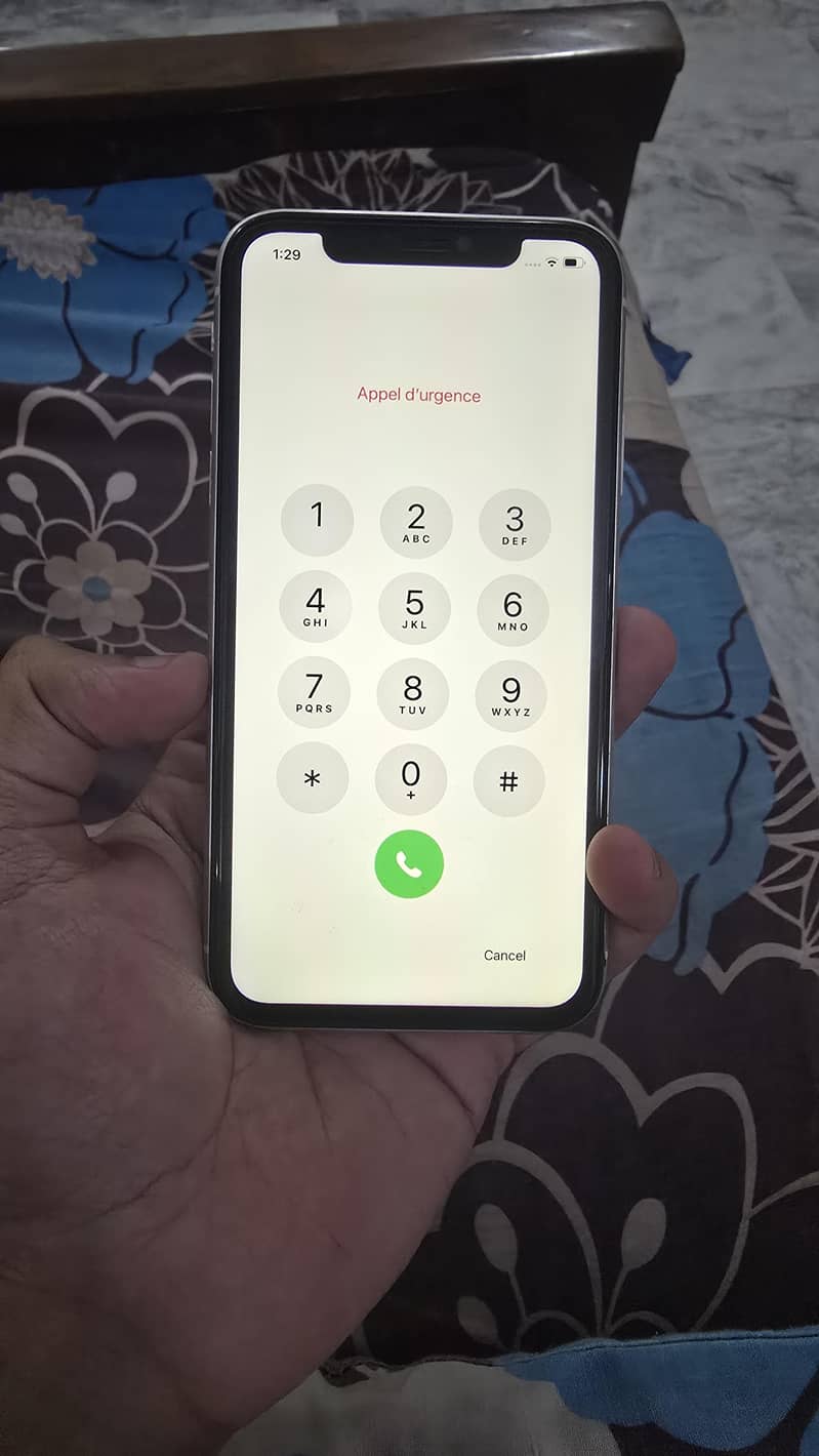 Apple iPhone 11 4