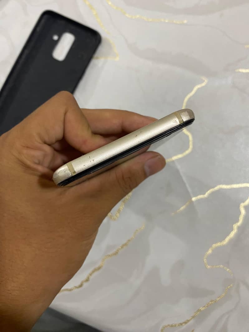 Samsung  A6 Plus 5