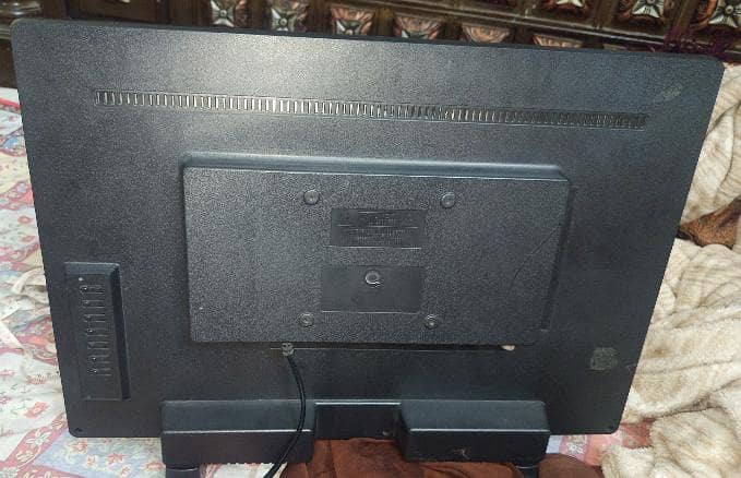 24 Inch LCD 0