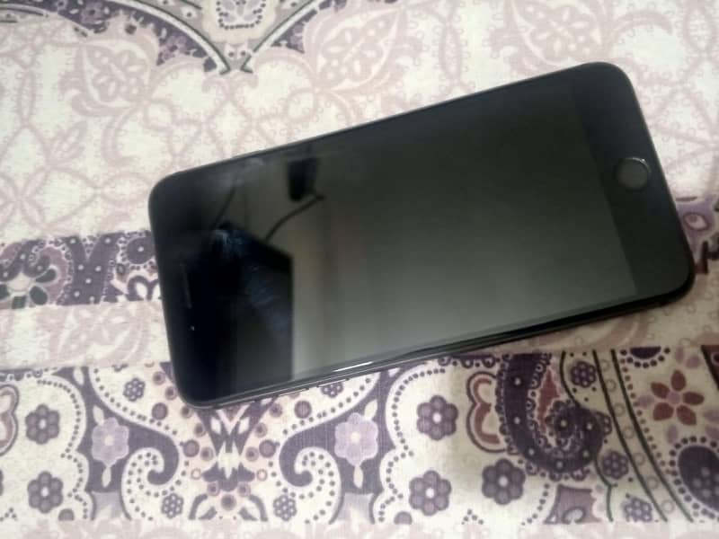 Apple iPhone 7 Plus 2