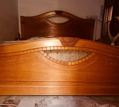 Wooden king size bed set