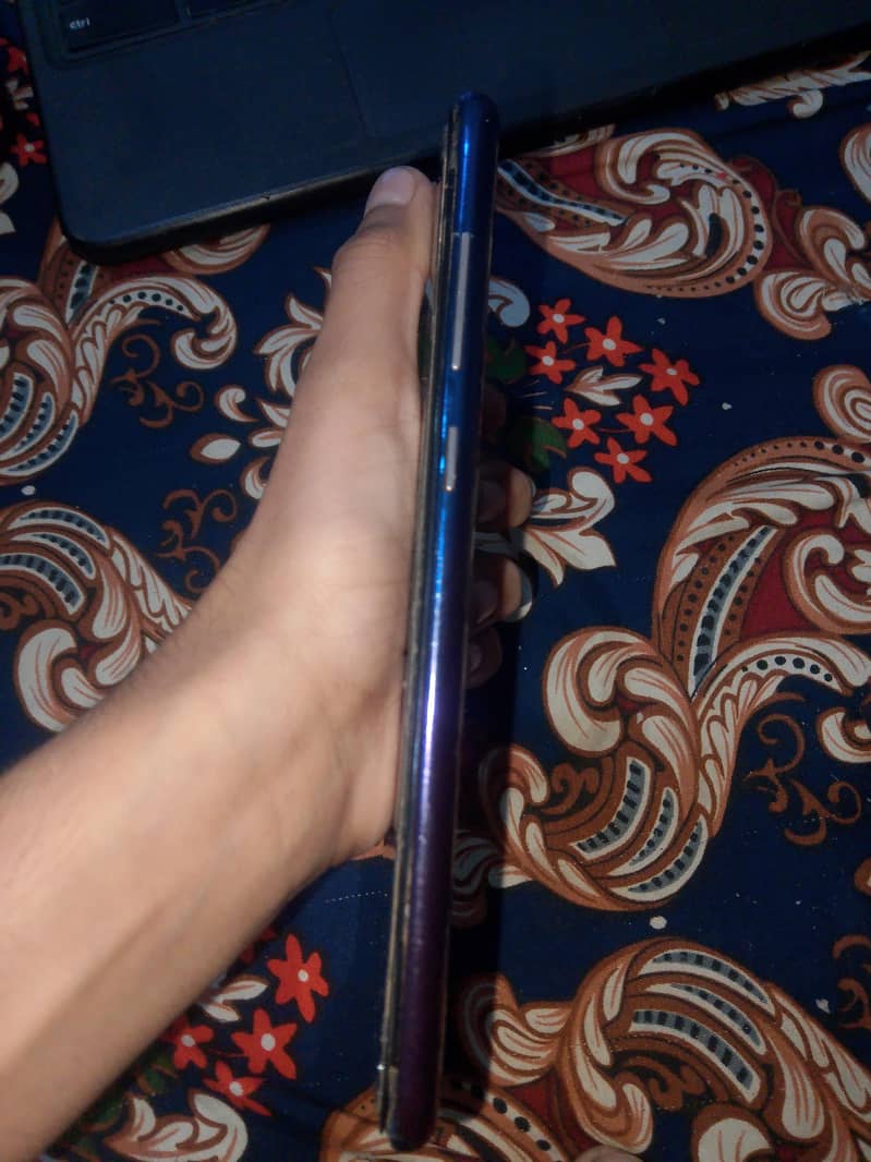 Honor 8C 3